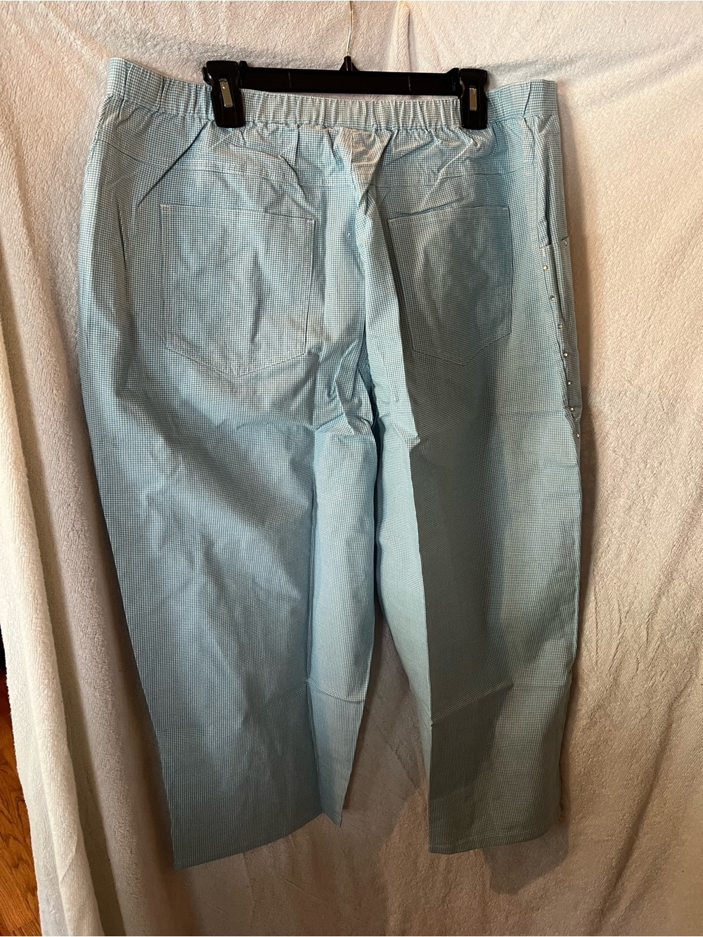 Quacker Factory Turquoise V-Neck Top & Capris with Stud Trim - Picture 6 of 13
